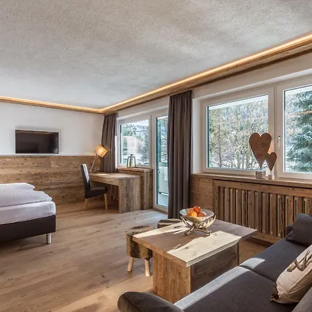 Almhof Kitzlodge - Alpine Lifestyle Hotel Kirchberg in Tirol